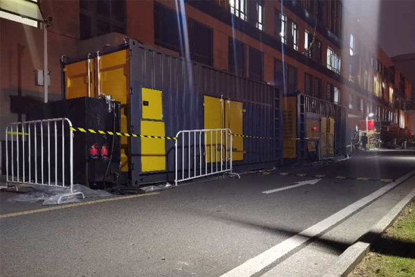 宁夏柴油发电机组的输出电压是如何调节的？