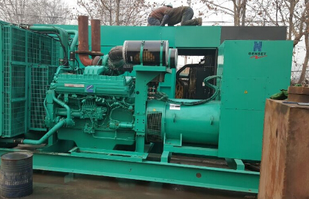 宁夏发电机组如何判断水冷式机油散热器内部是否需要清洗？